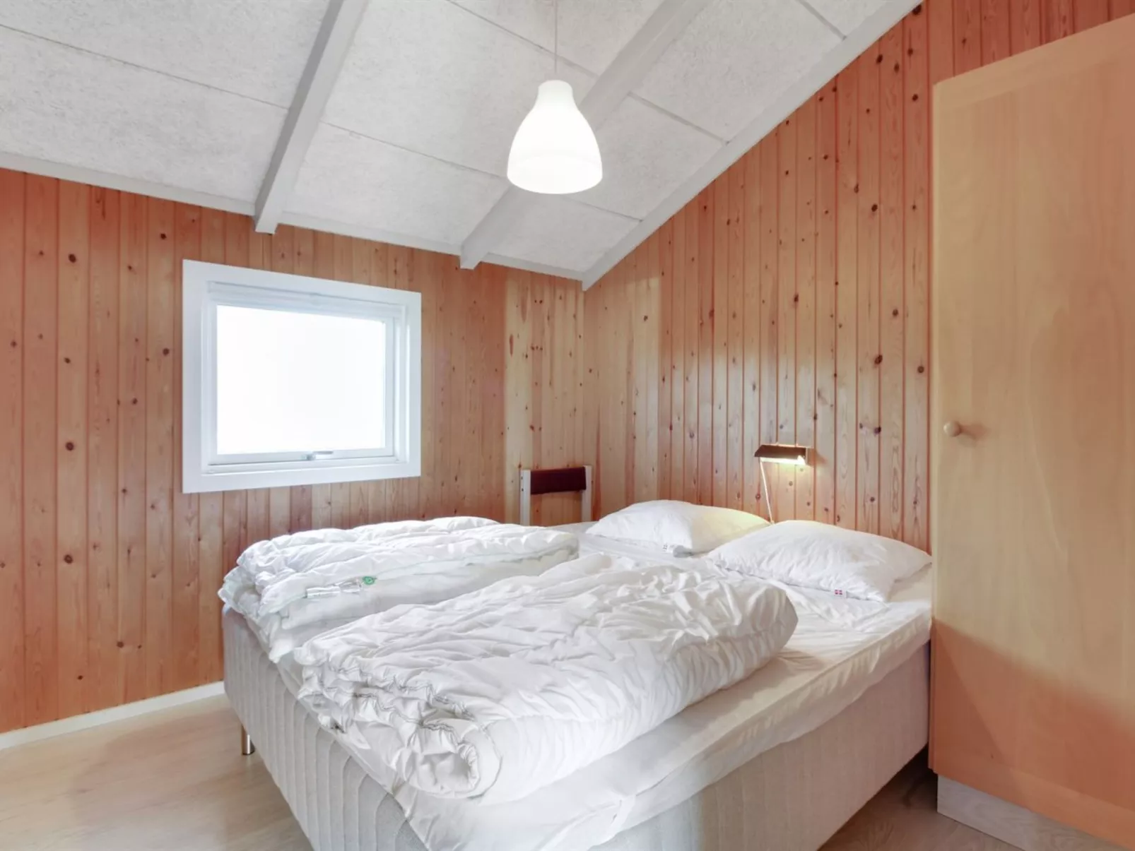 "Lowe" -  from the sea-Binnen