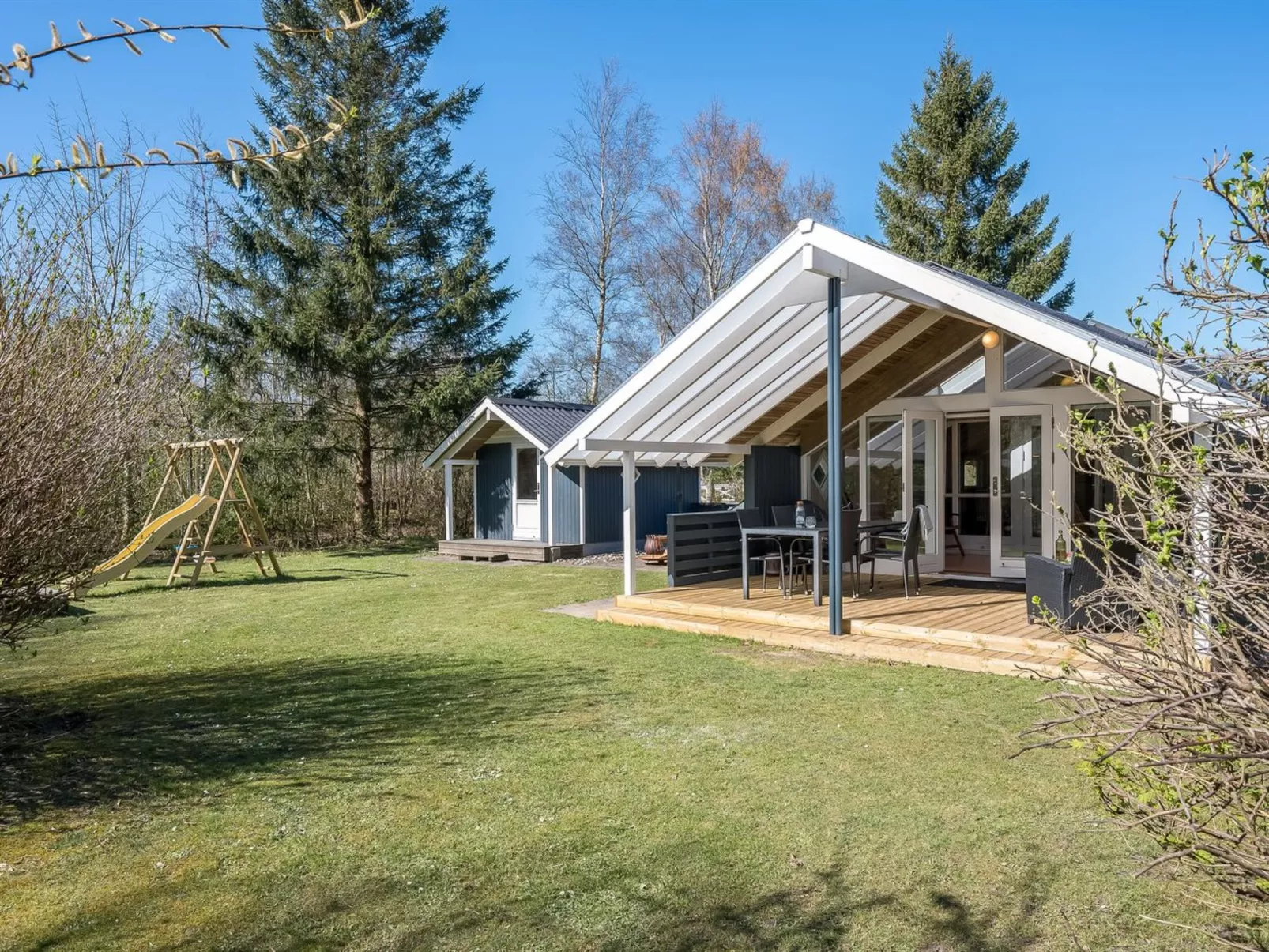 "Snefrid" - 12km from the sea-Buiten