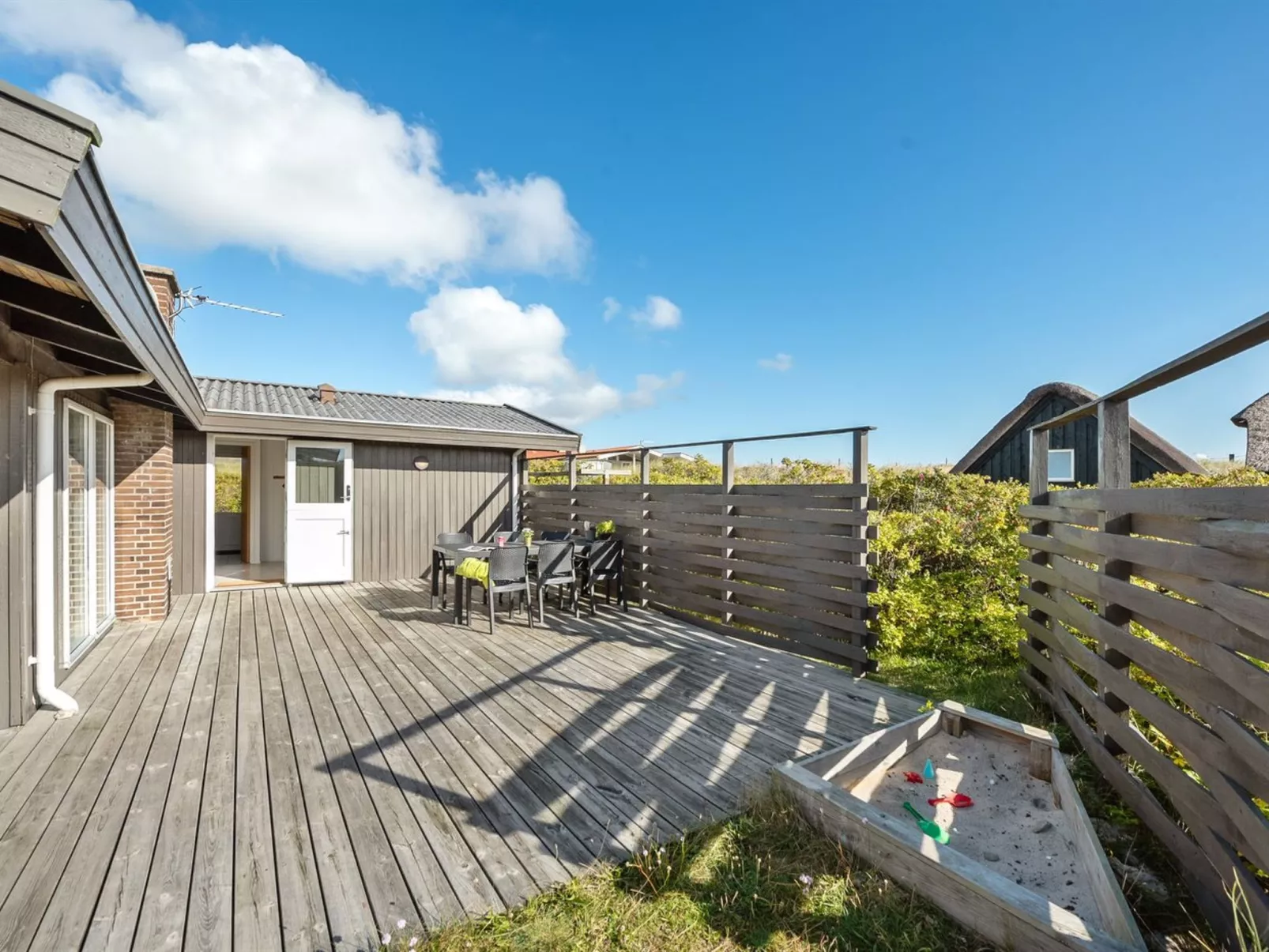 "Aiske" -  from the sea-Buiten