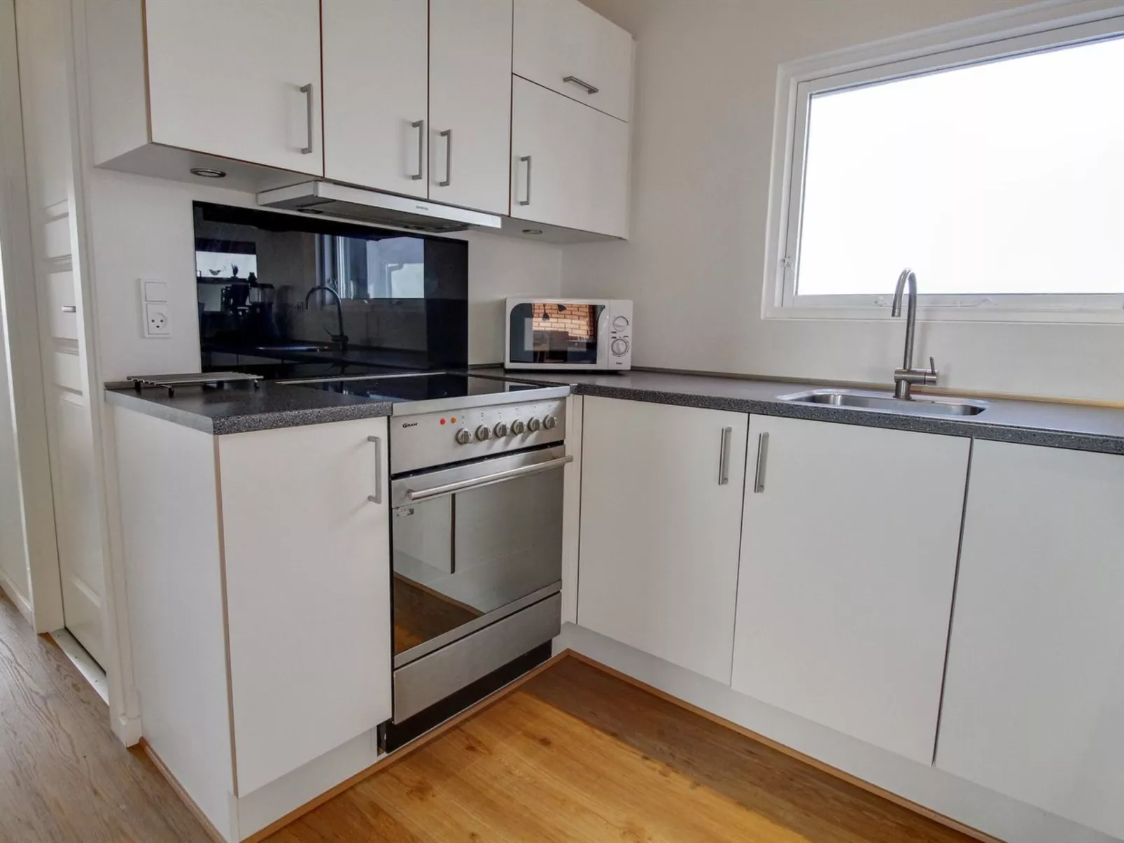 "Legolas" - 50m from the sea-Binnen