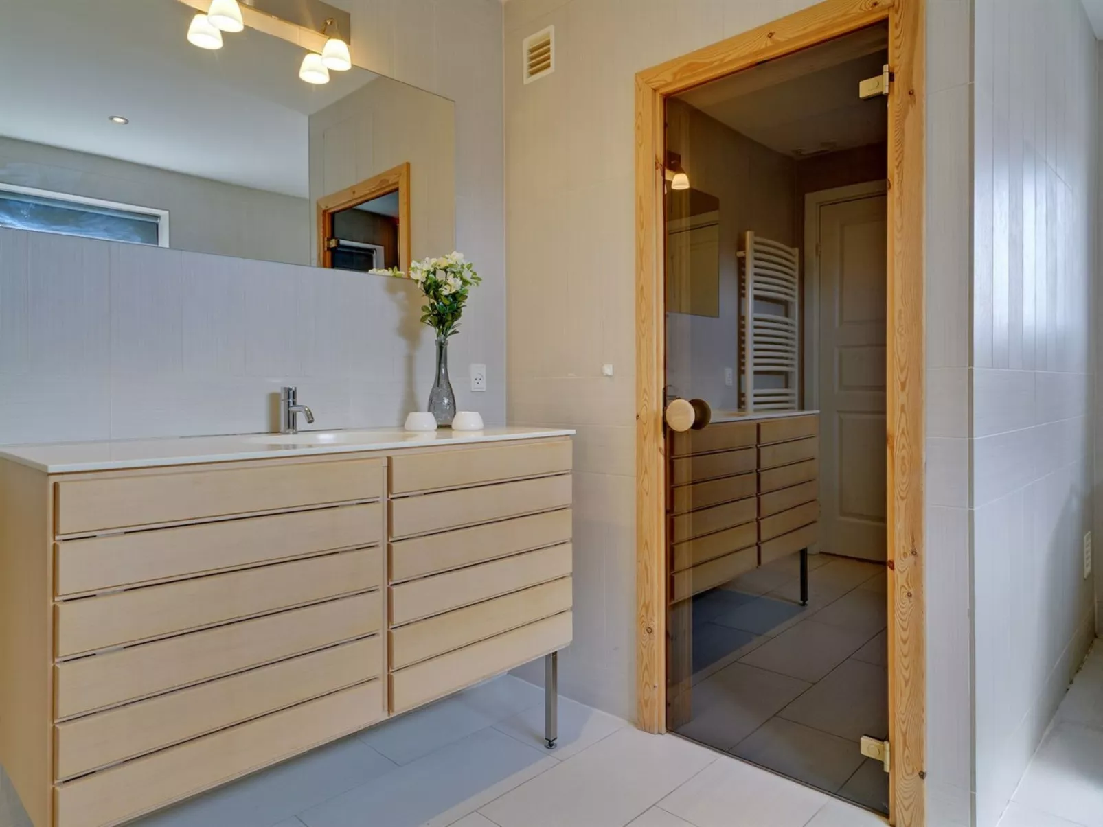 "Merisa" - 2.5km from the sea-Binnen