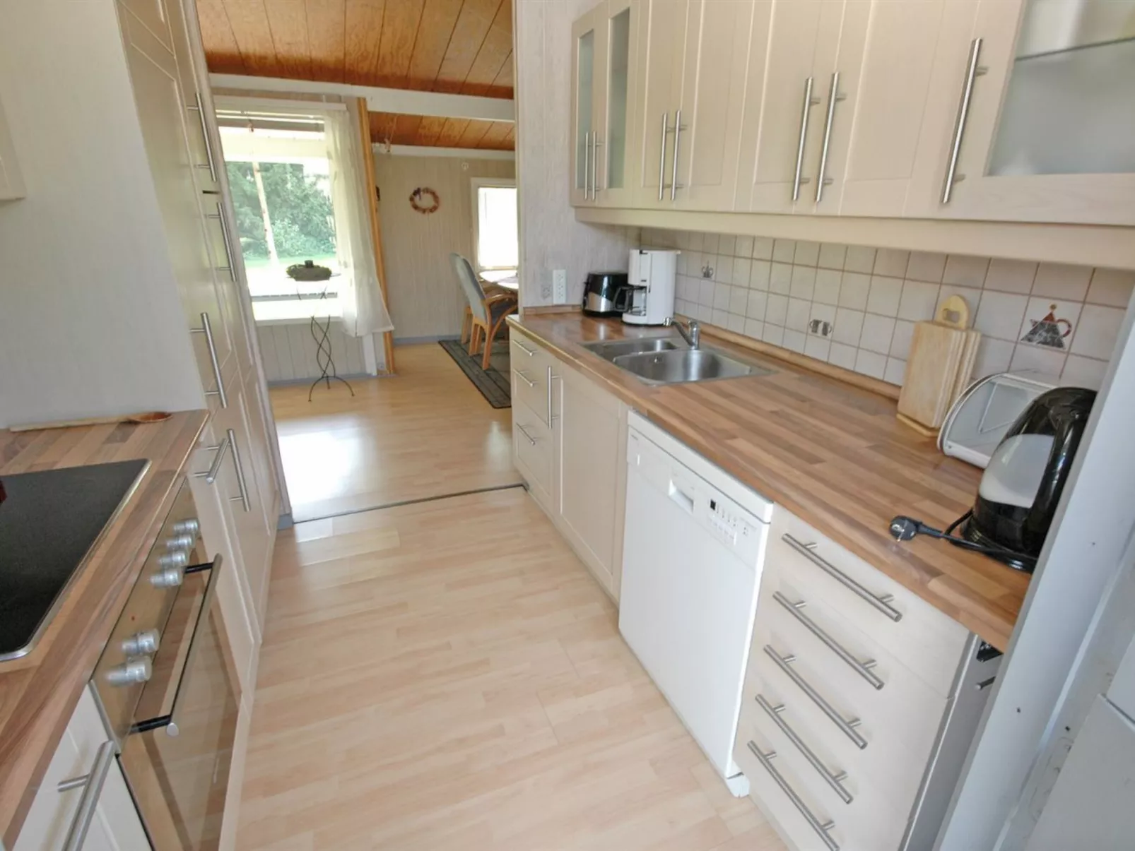 "Yari" - 250m from the sea-Binnen