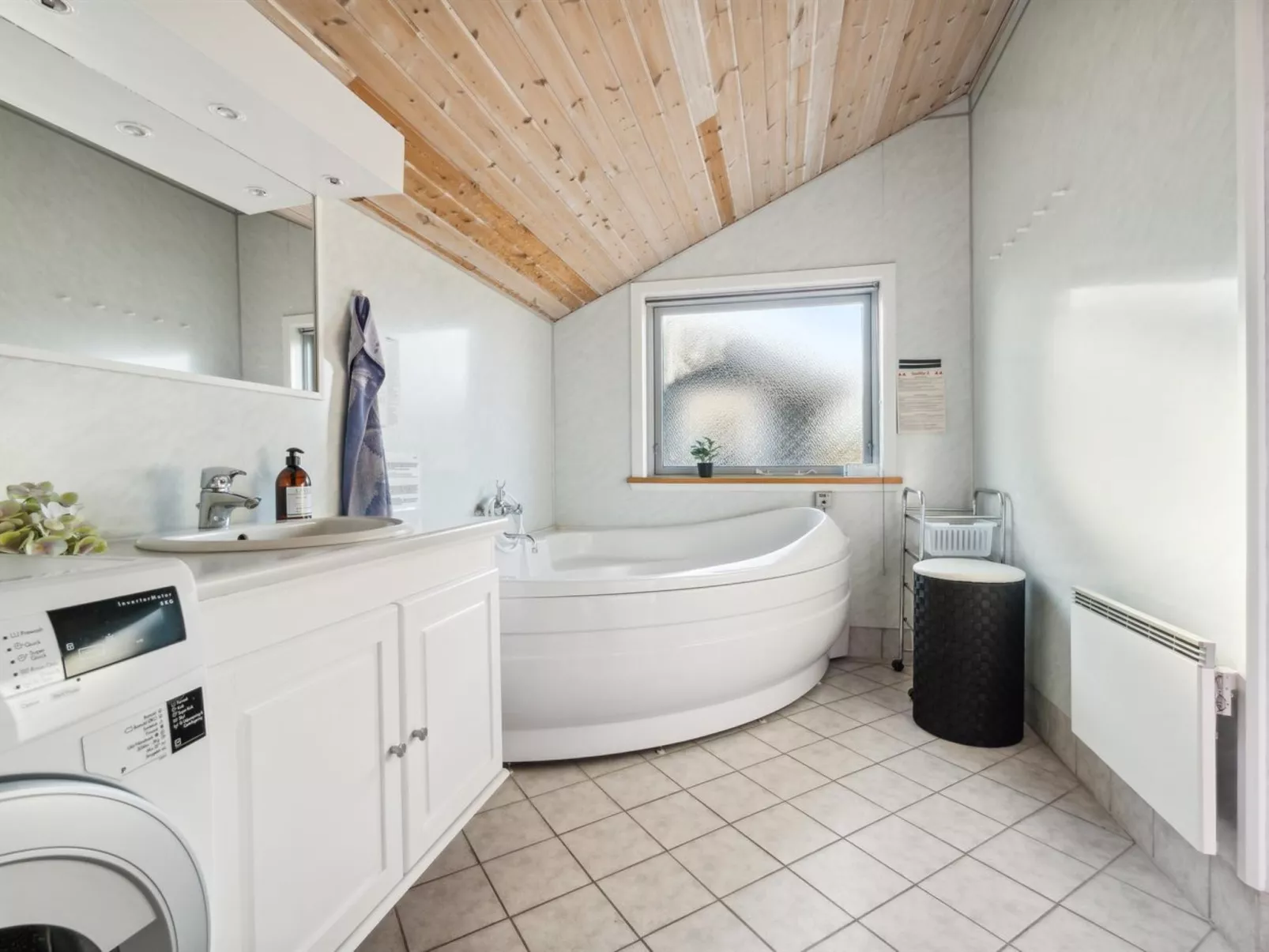 "Øde" - 350m from the sea-Binnen