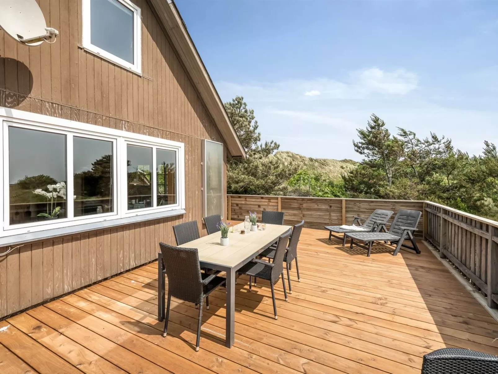 "Dina" - 200m to the fjord-Buiten