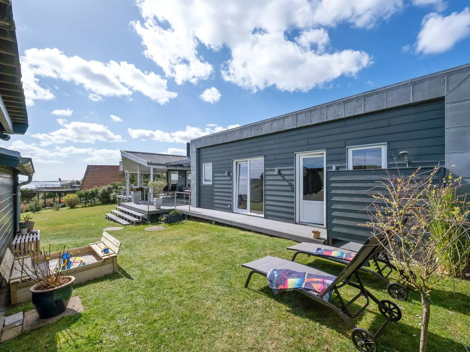 "Kuno" - 300m from the sea-Buiten