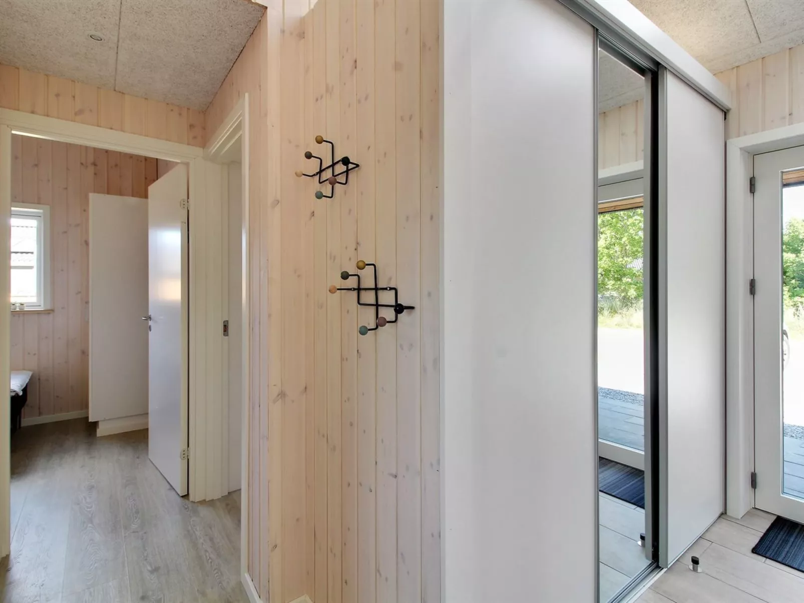 "Tahvo" - 3.3km from the sea-Binnen