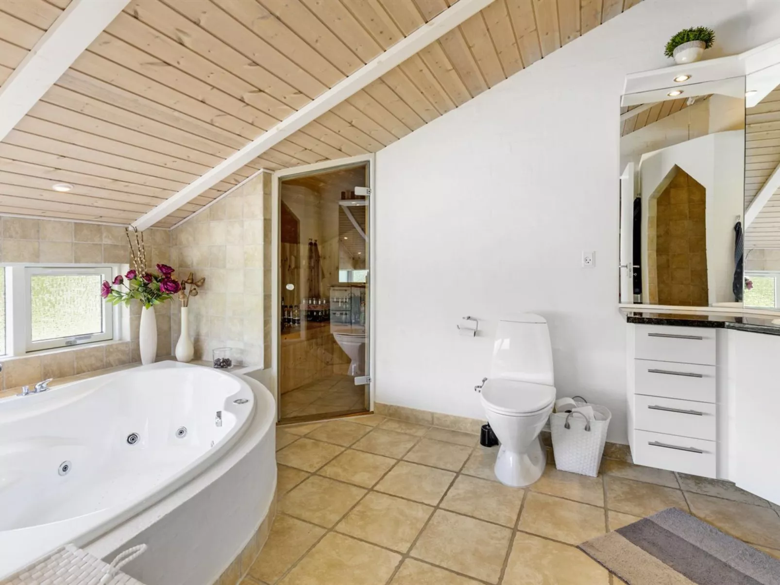 "Tatyana" - 1.0km from the sea-Binnen