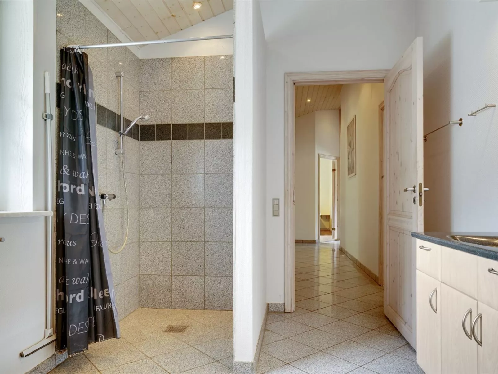 "Liliana" - 800m from the sea-Binnen