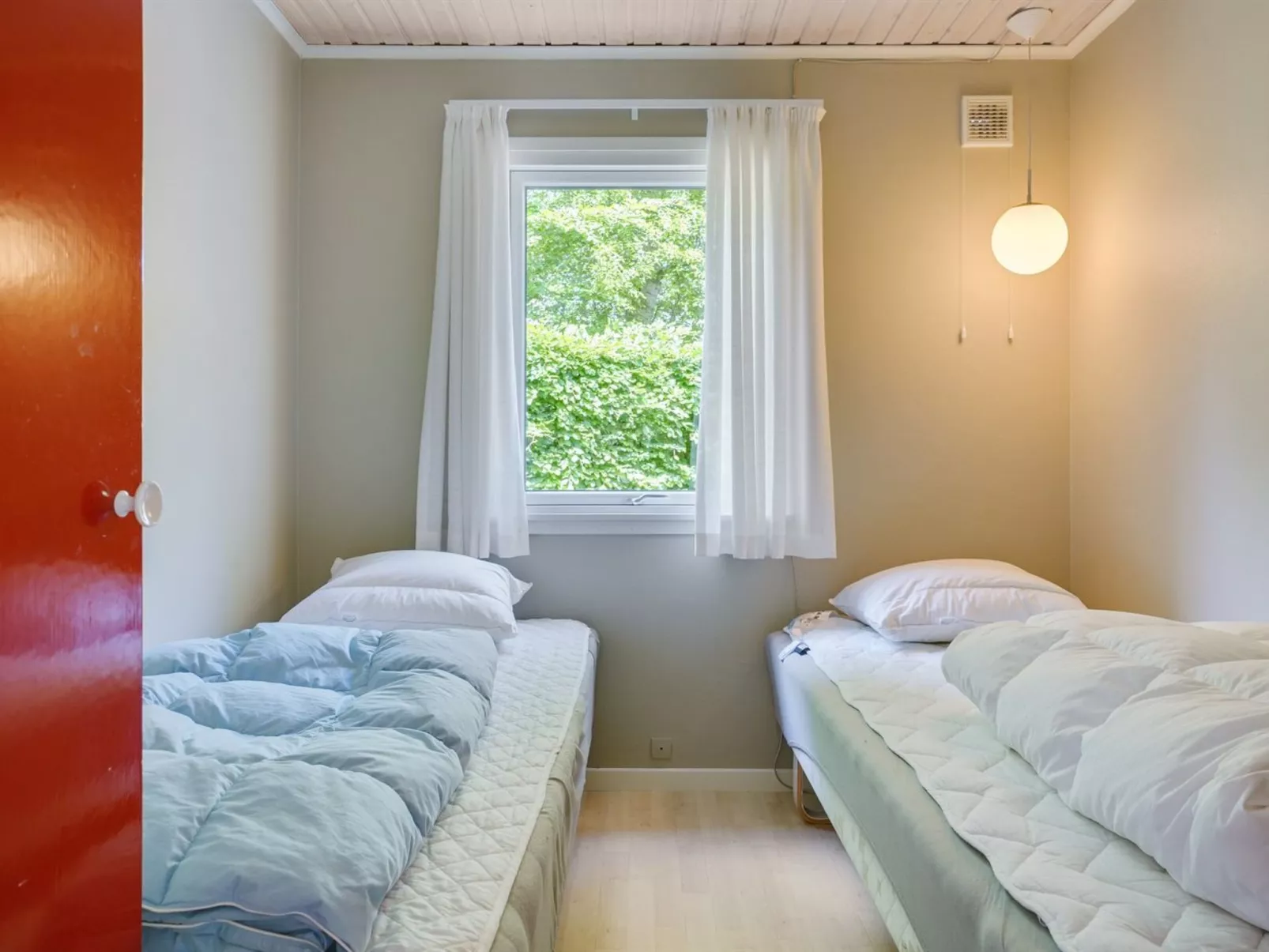 "Nannah" - 250m from the sea-Binnen