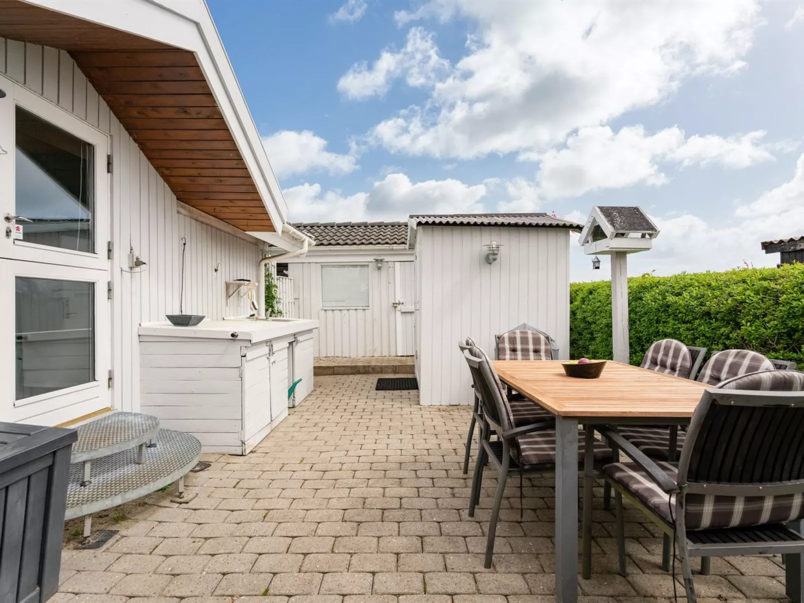 "Heimeram" - 150m from the sea-Buiten