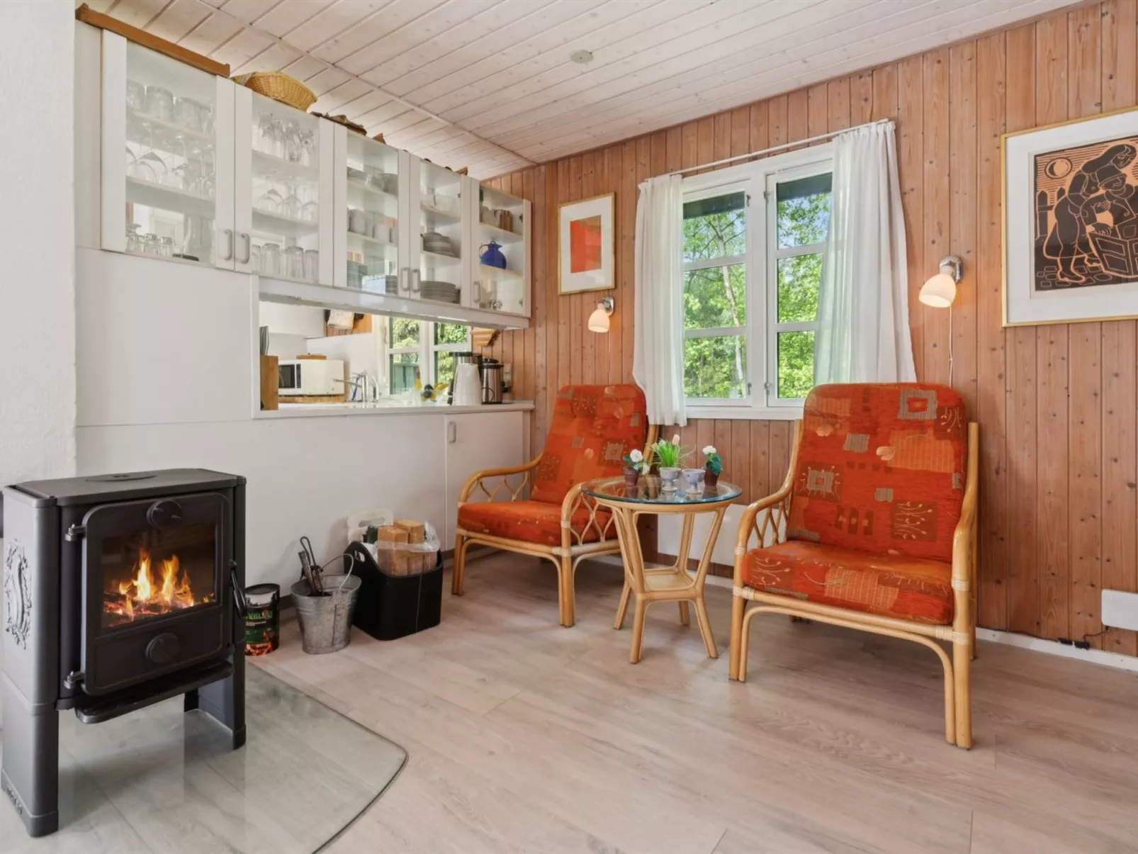 "Tom" - 125m from the sea-Binnen