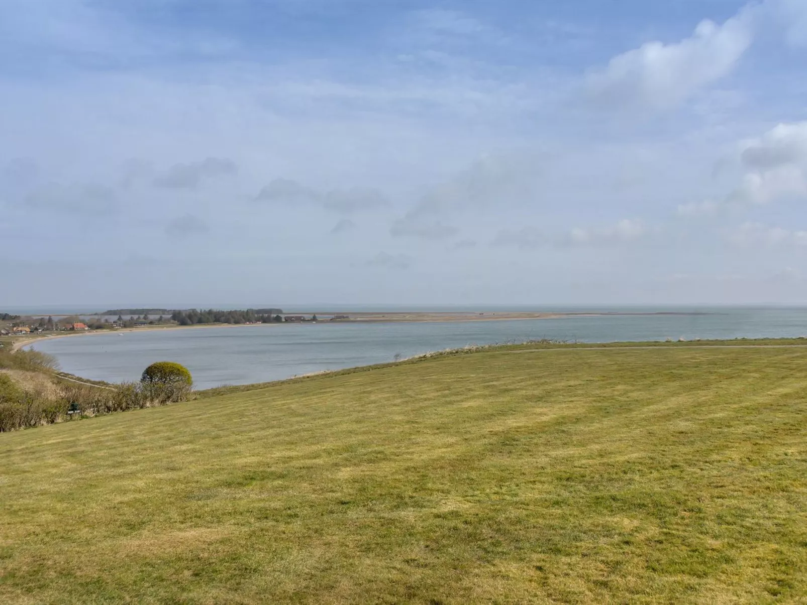 "Rajna" - 95m to the fjord-Buiten