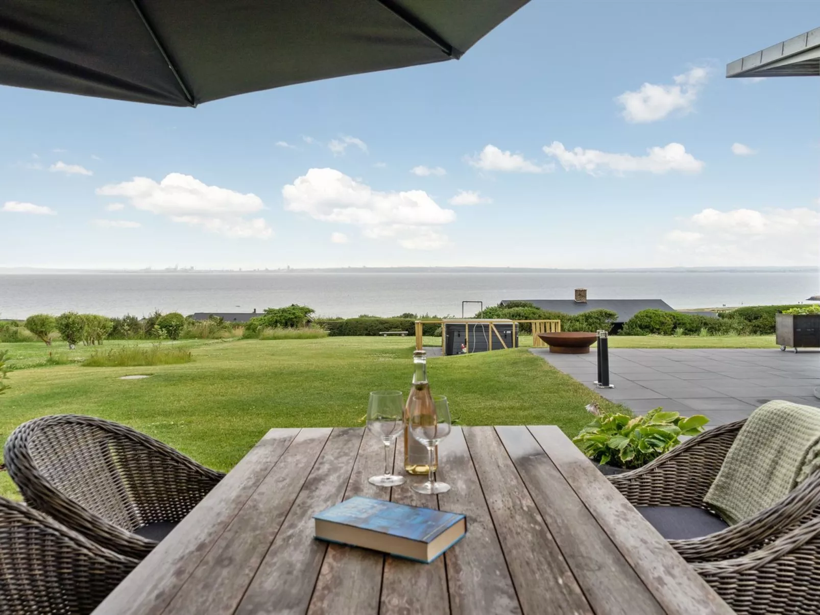 "Alyna" - 200m from the sea-Buiten