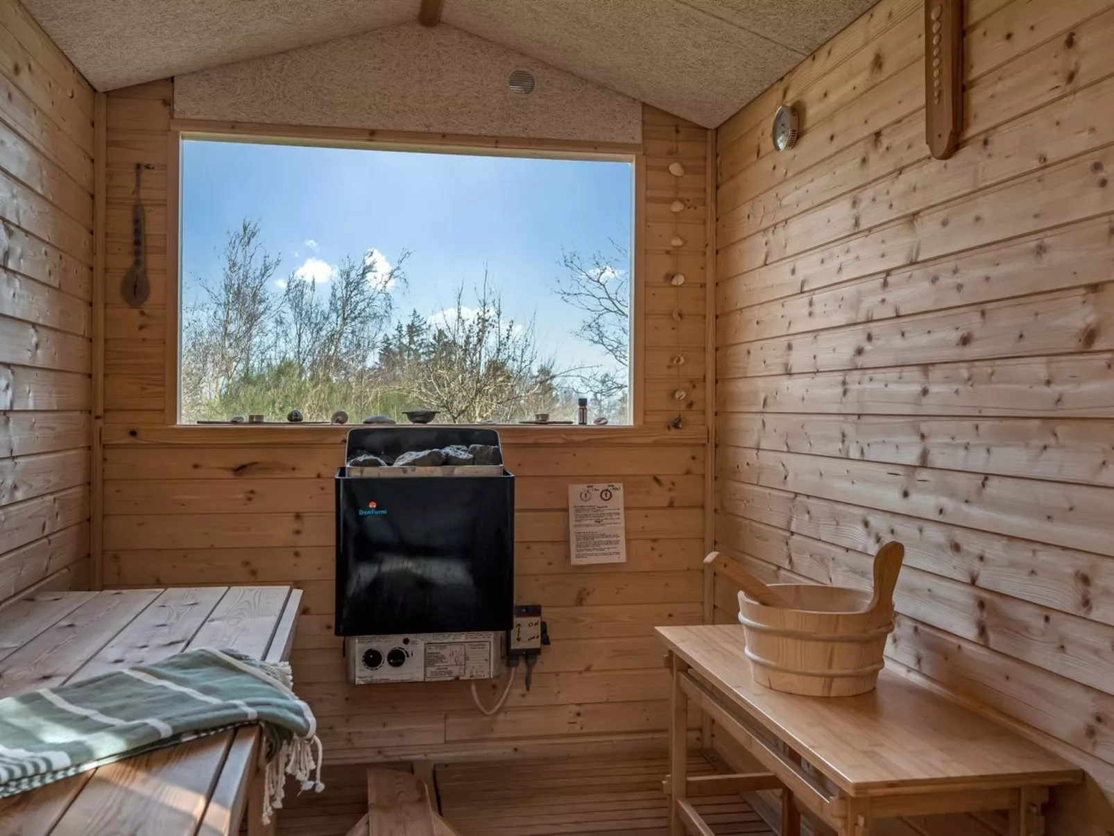 "Thyra" - 500m to the fjord-Buiten