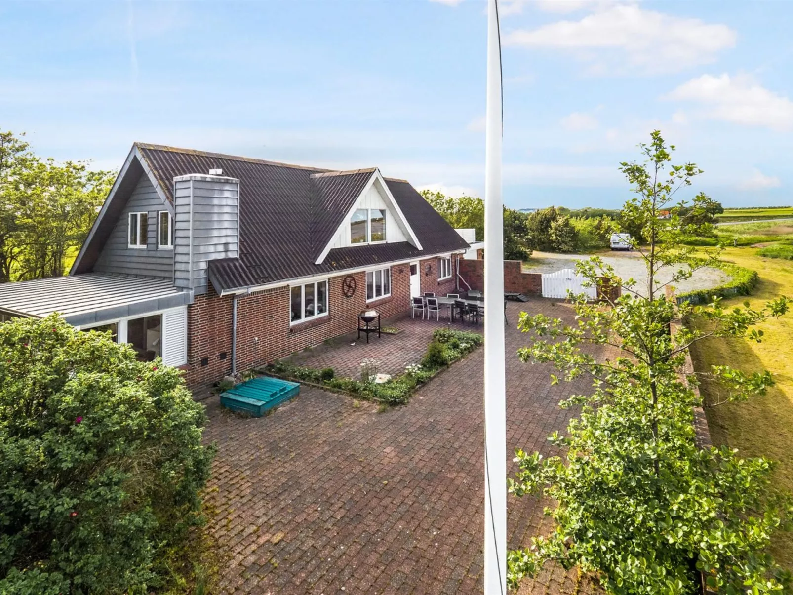 "Emmie" - 50m to the fjord-Buiten