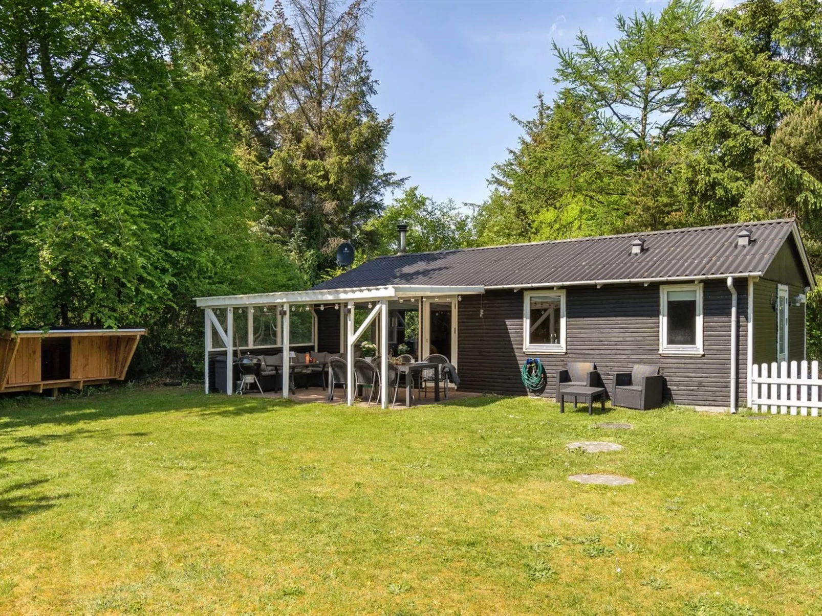 "Ulrike" - 600m to the fjord-Buiten