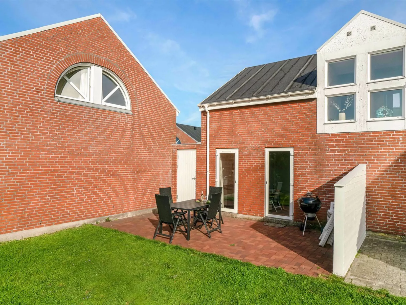 "Palni" - 2.3km from the sea - Buiten