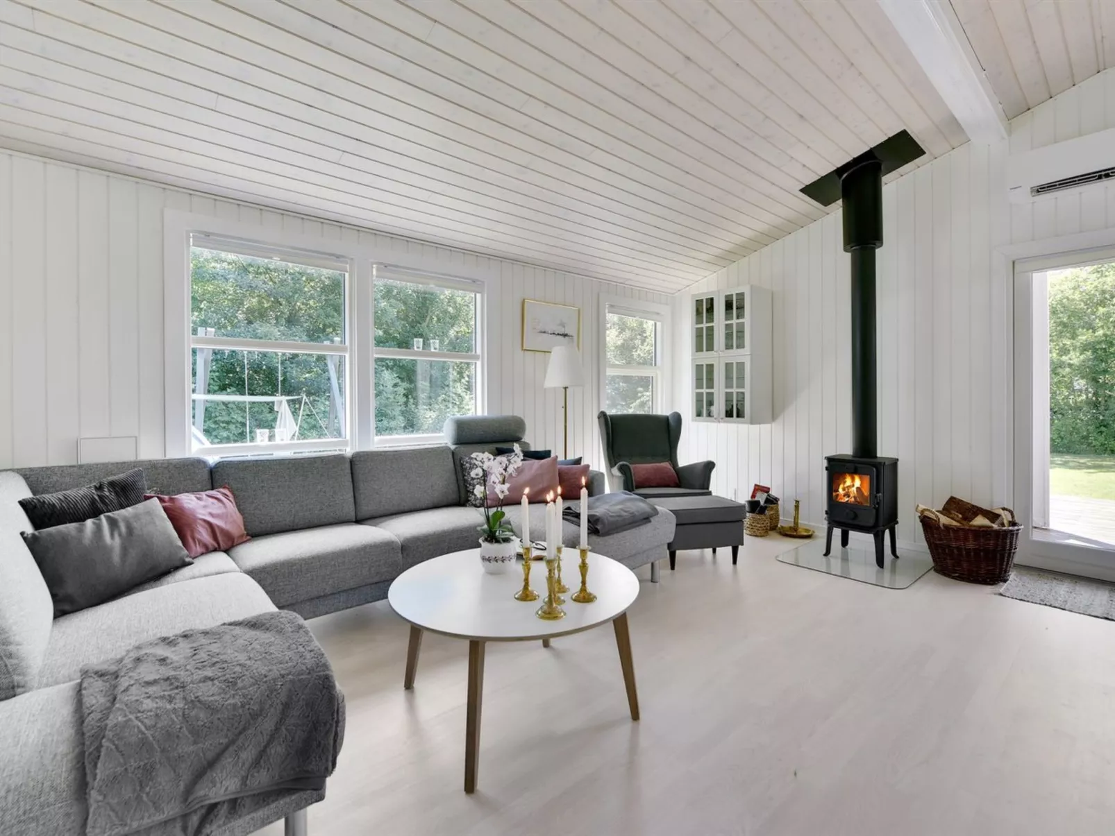 "Brune" - 30km from the sea-Binnen