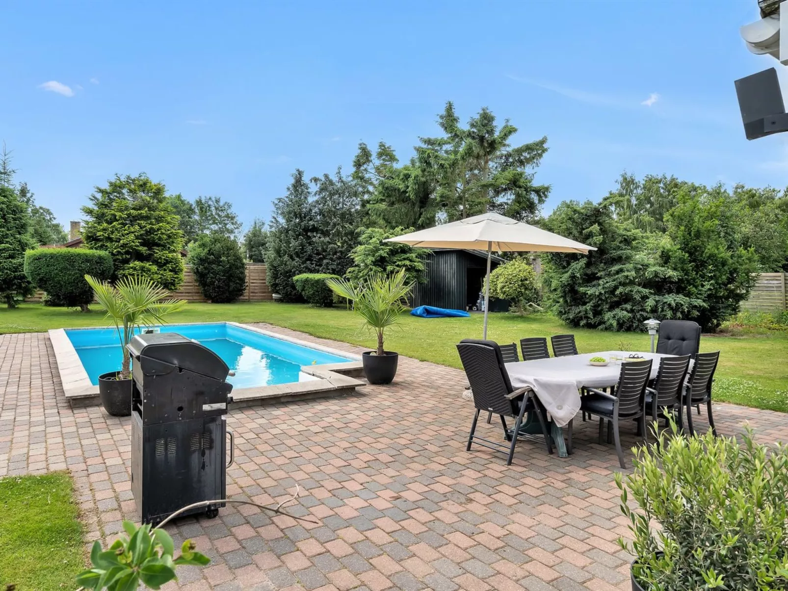 "Fentje" - 375m to the fjord-Buiten