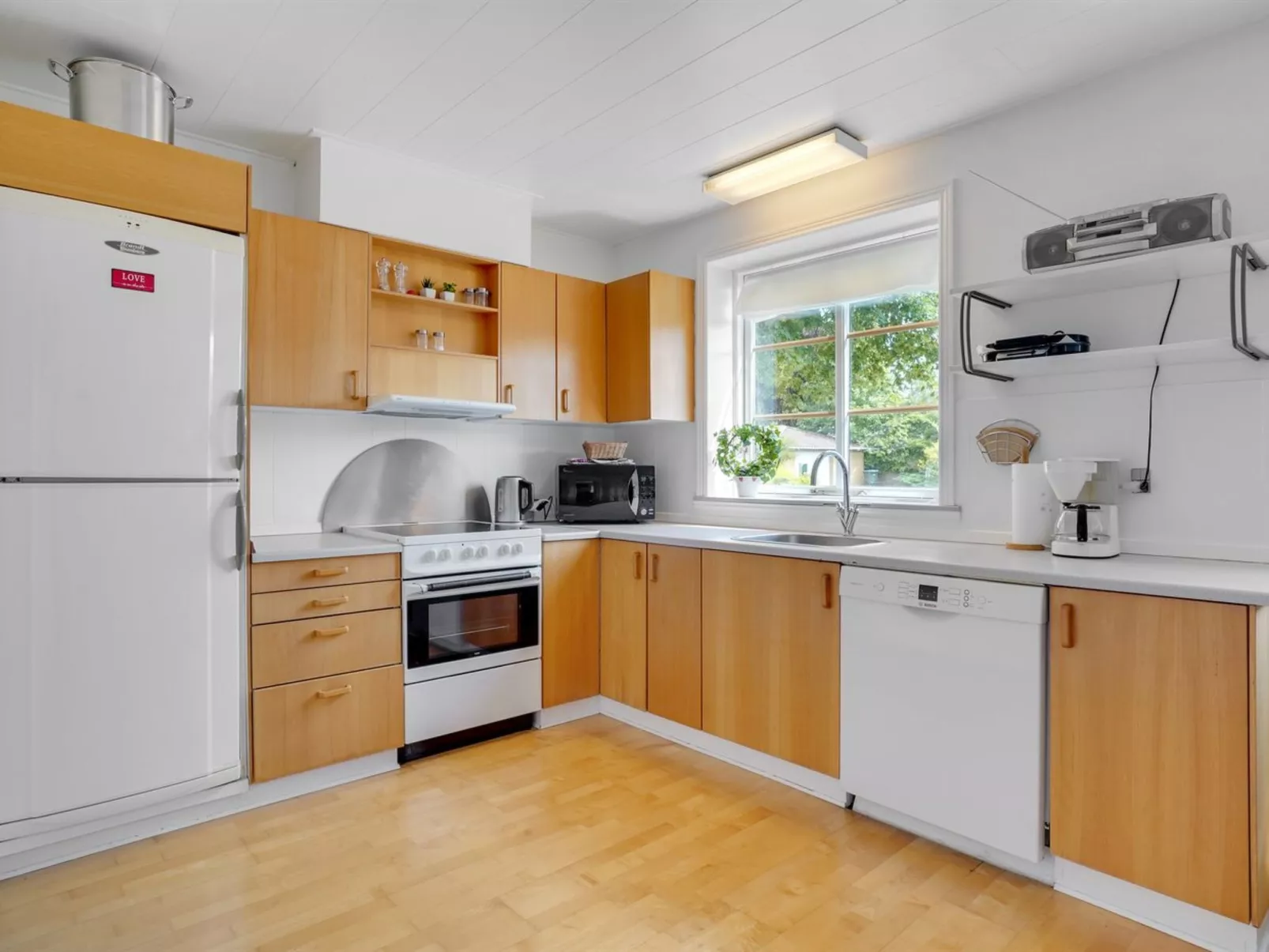 "Marka" - 2.5km from the sea-Binnen