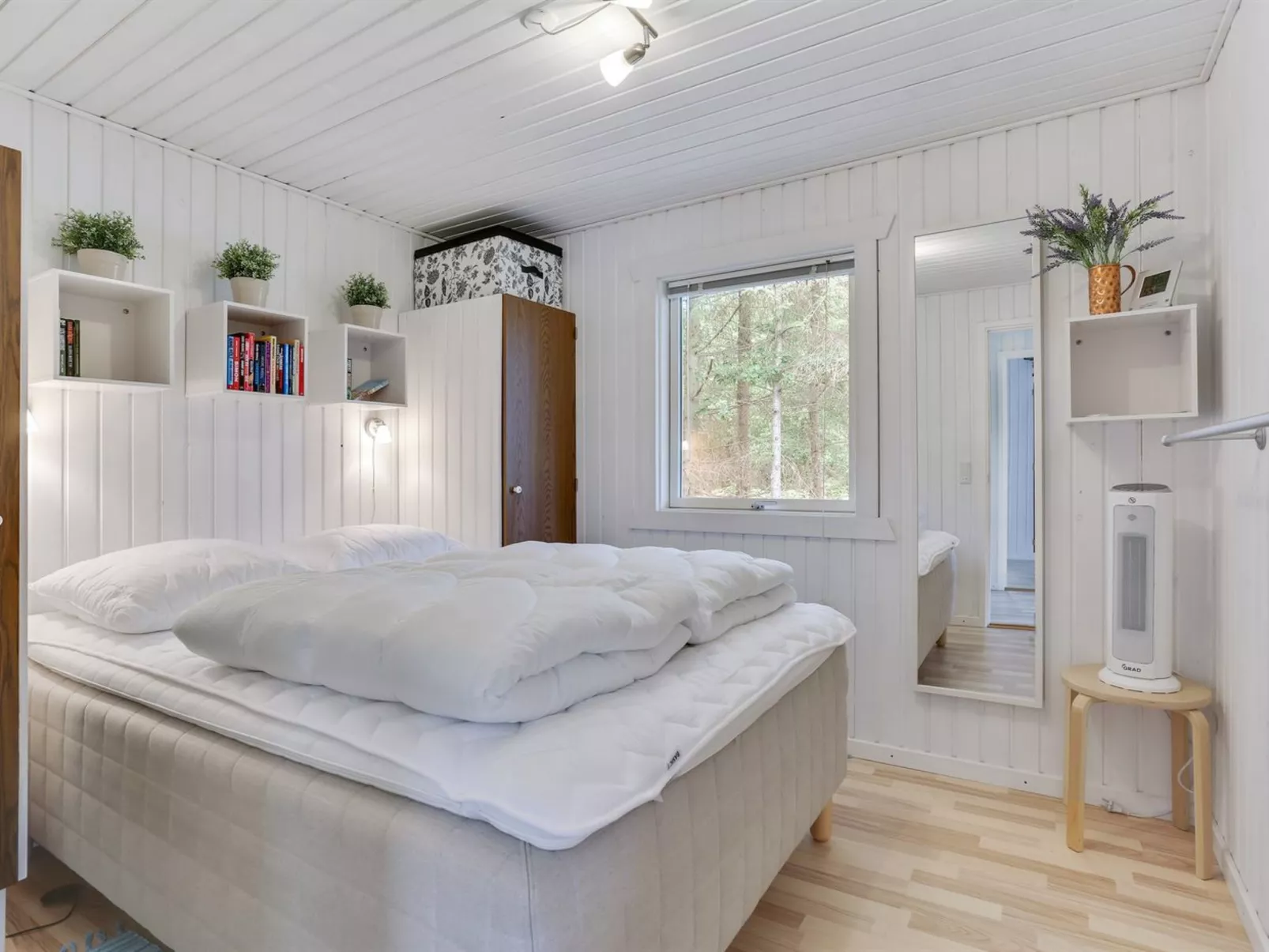 "Sybille" -  from the sea-Binnen