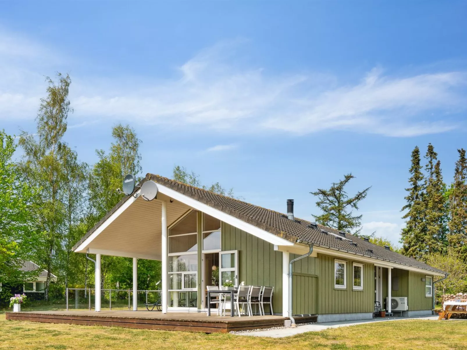 "Henninge" - 300m from the sea-Buiten