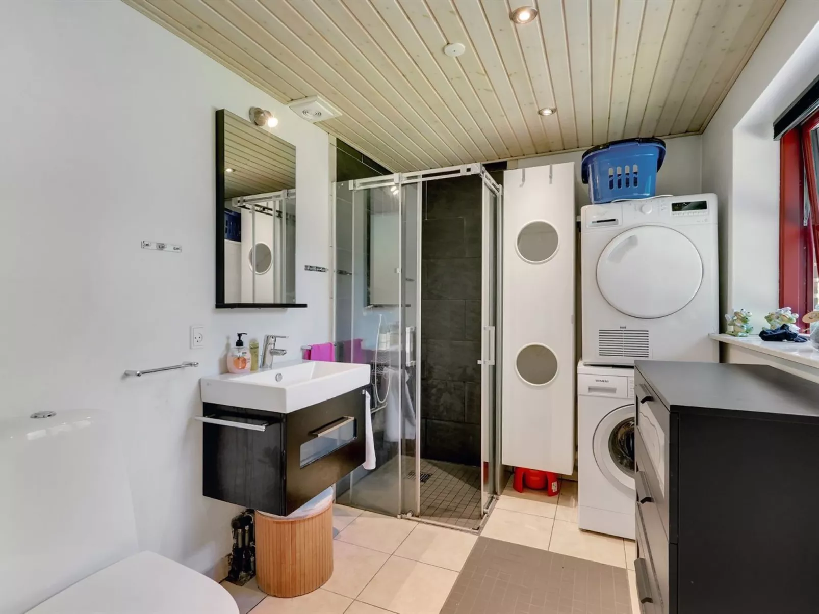 "Gisele" - 30km from the sea-Binnen