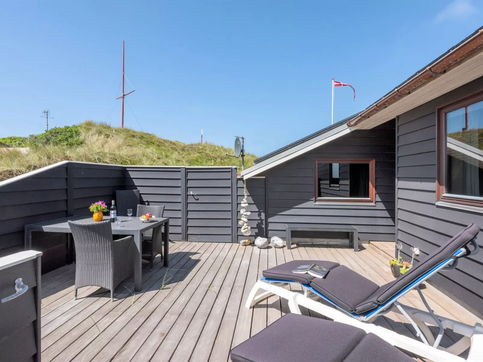 "Arngrim" - 100m from the sea-Buiten