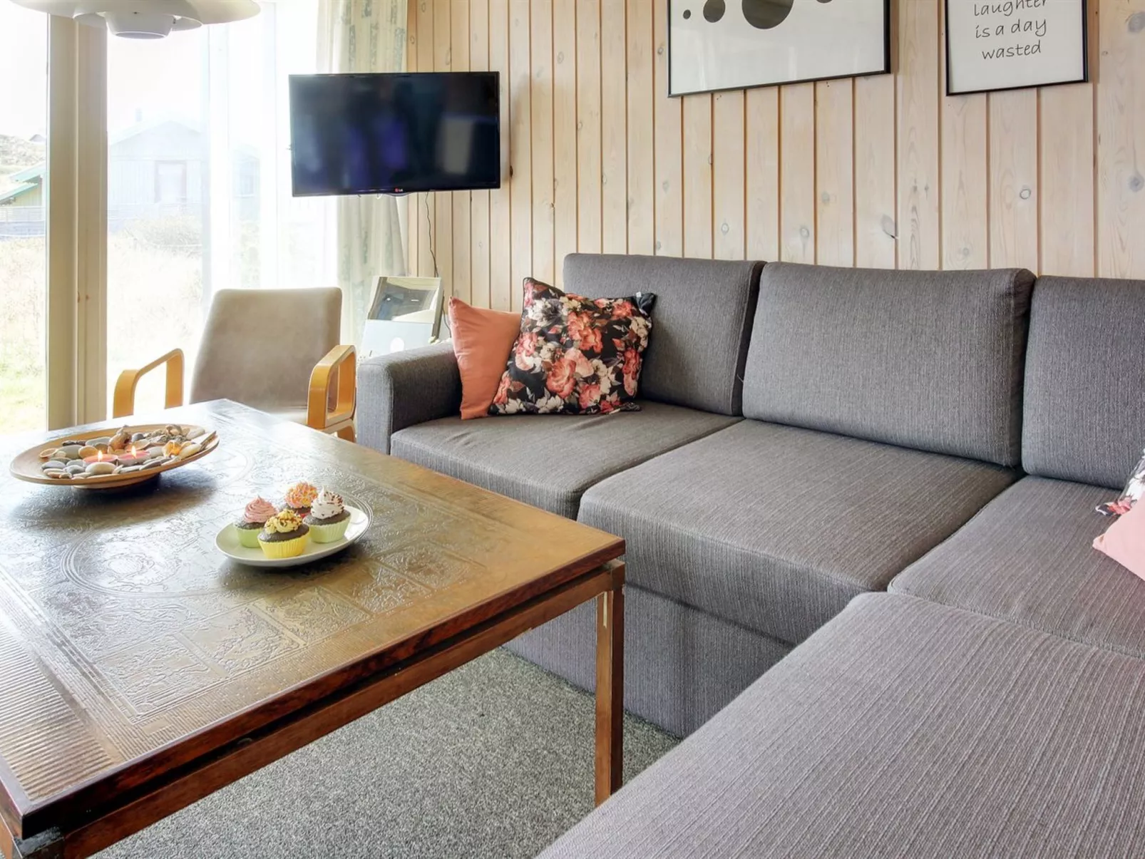 "Babo" -  from the sea-Binnen