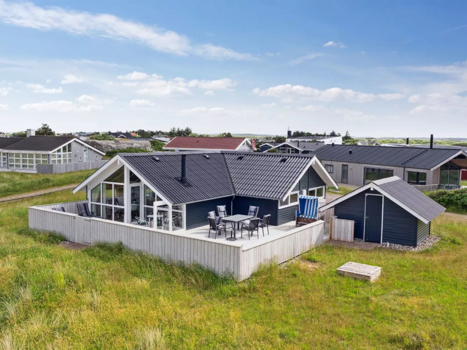 "Betti" - 200m from the sea