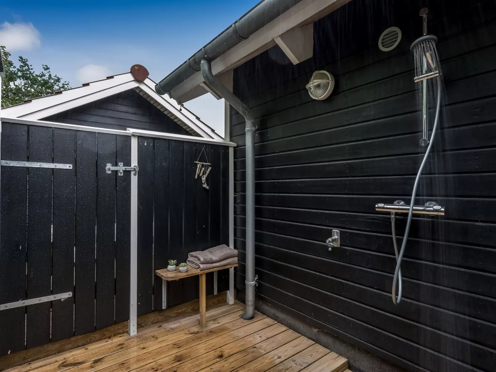 "Germaine" - 1.2km from the sea-Buiten