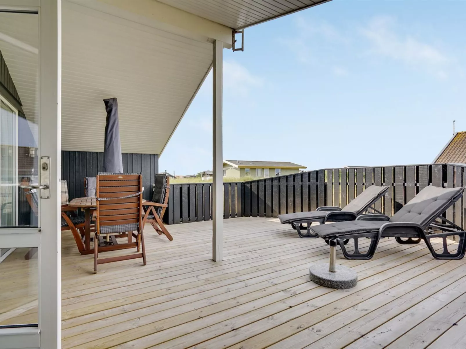 "Apolonia" -  from the sea-Buiten