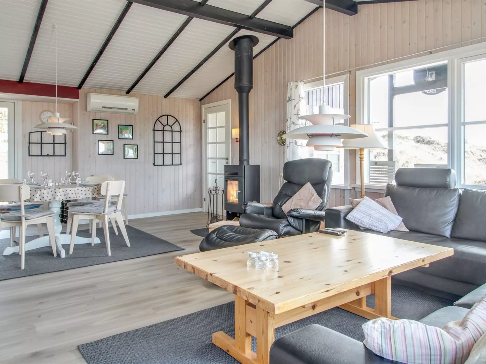 "Vika" - 600m from the sea-Binnen