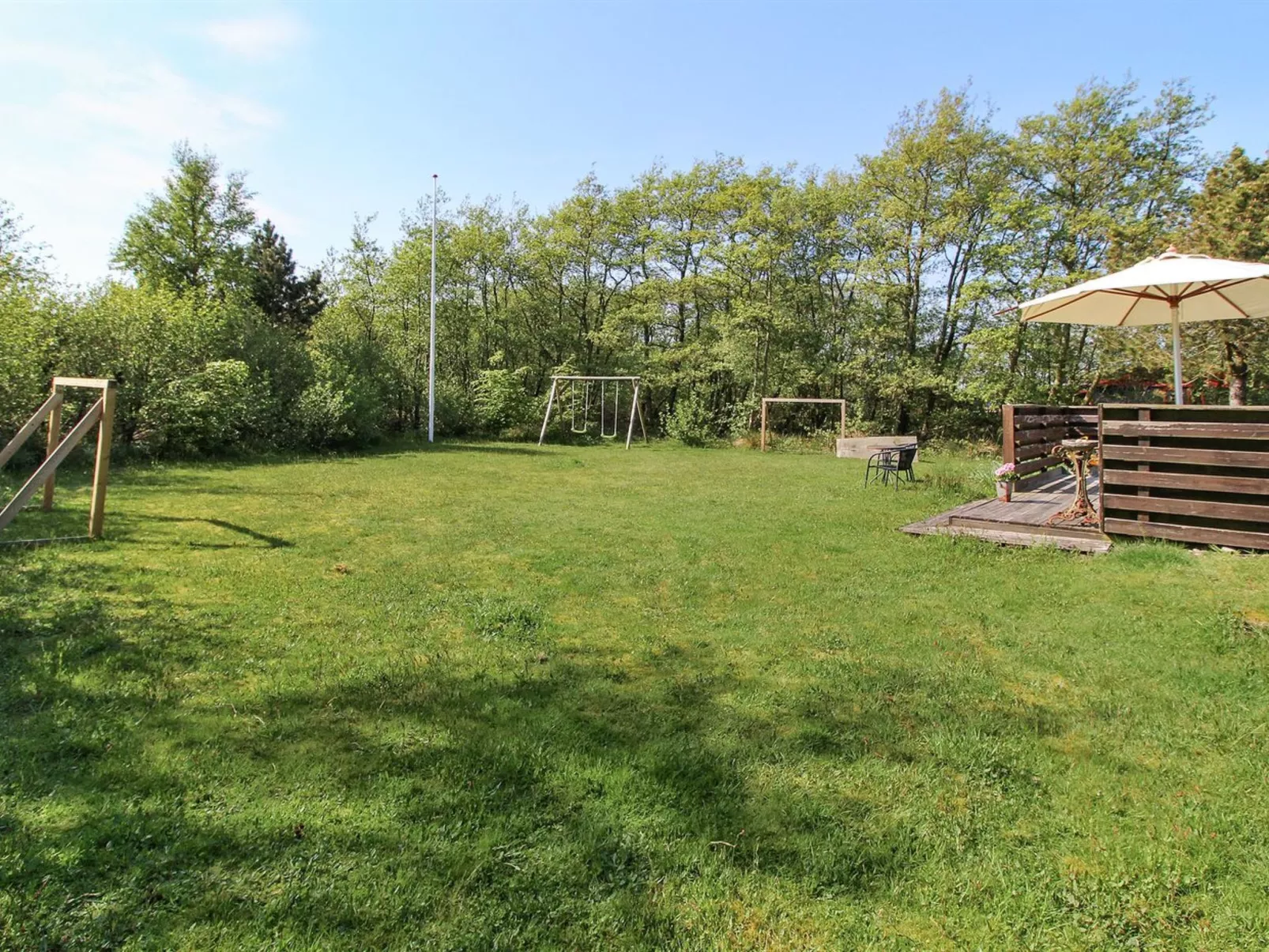 "Nielsine" - 1.5km from the sea-Buiten