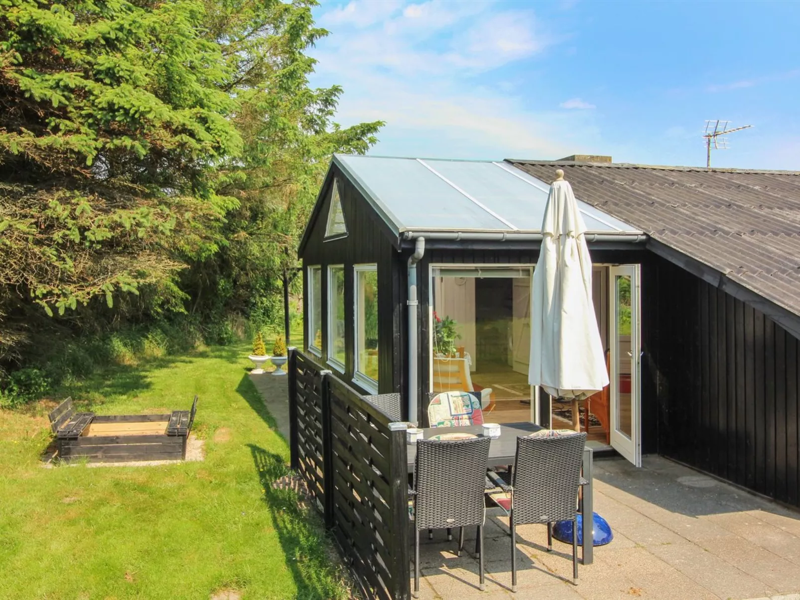 "Arben" - 900m from the sea-Buiten