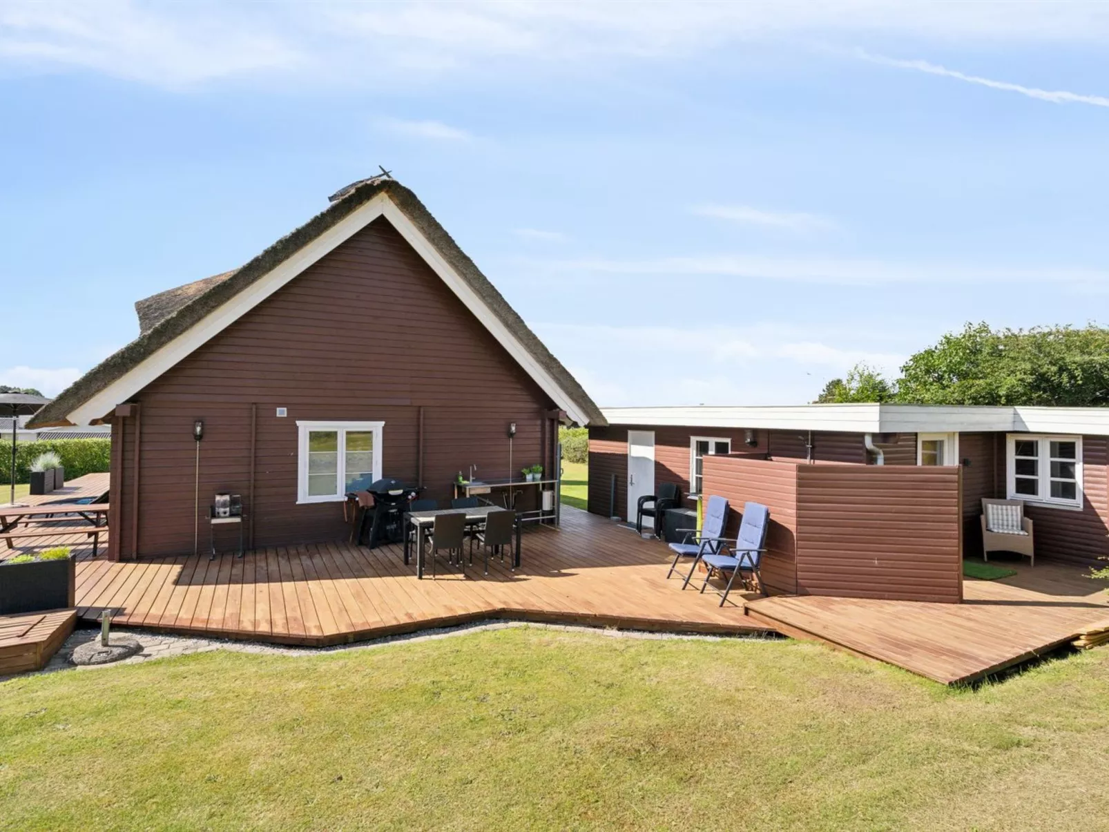 "Ginnie" - 300m from the sea-Buiten