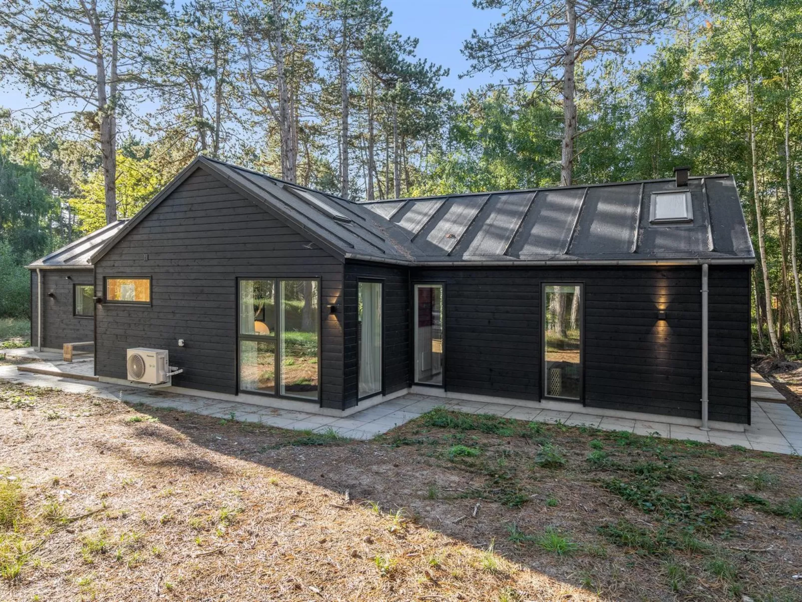 "Iwa" - 475m from the sea-Buiten