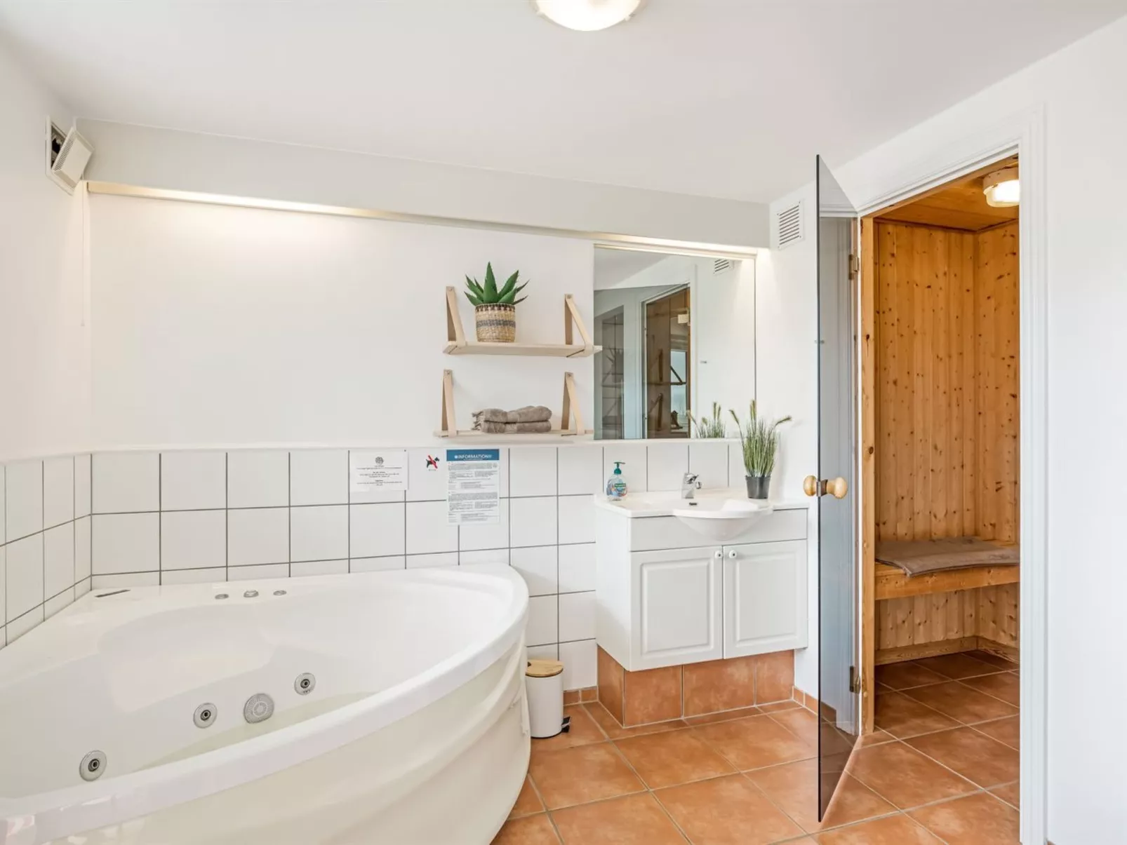 "Sote" - 1.2km from the sea-Binnen