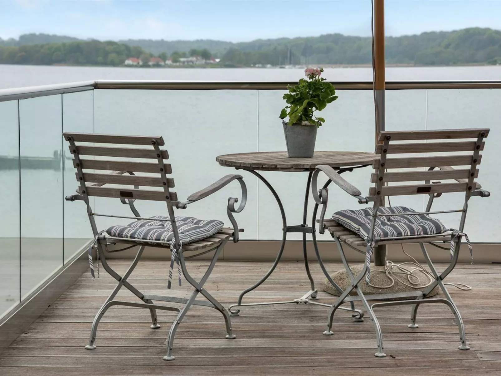 "Florinda" - 10m from the sea-Buiten