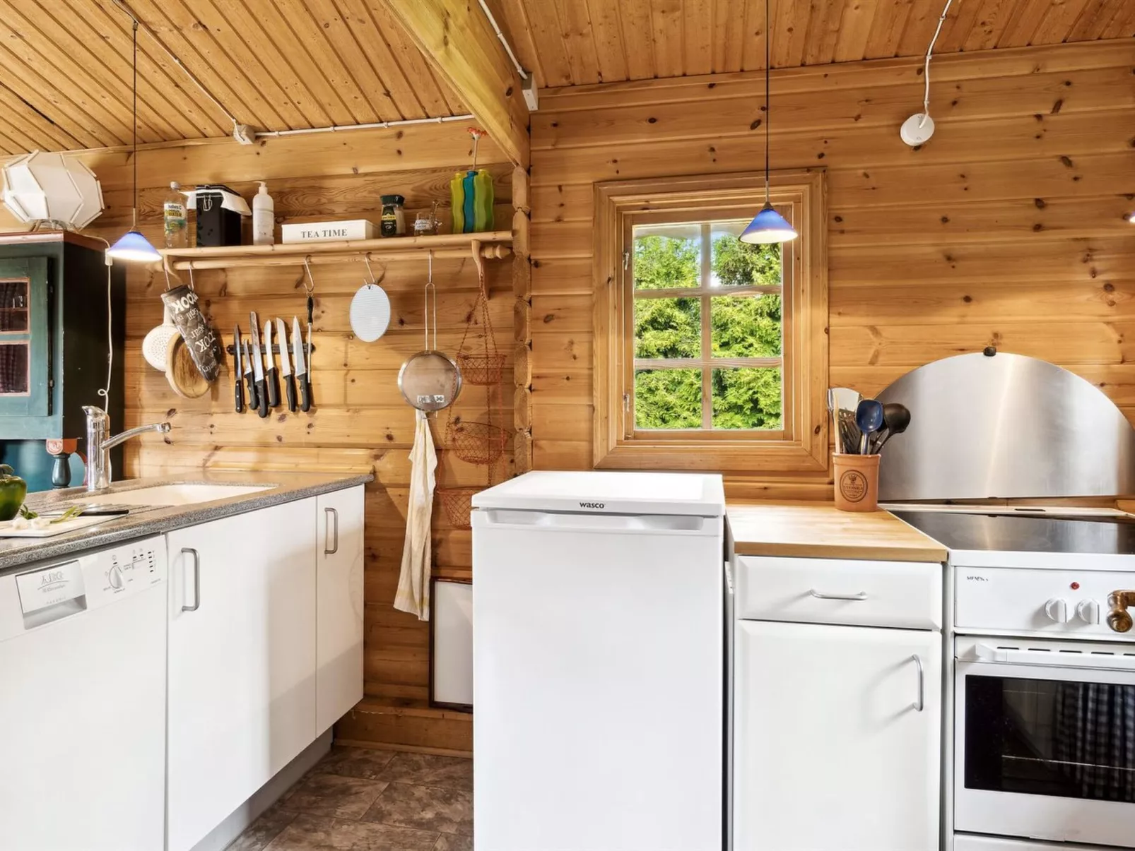 "Tuukka" - 150m from the sea-Binnen