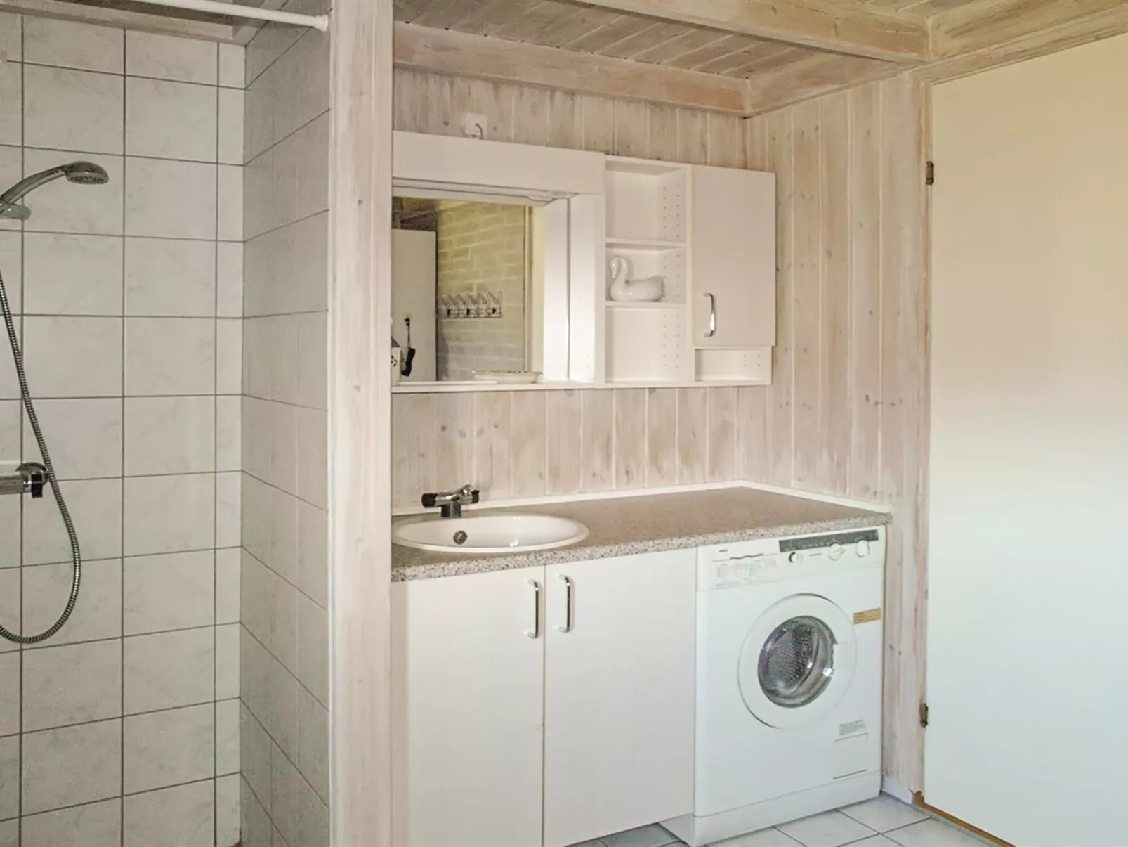 "Tia" - 900m from the sea-Binnen