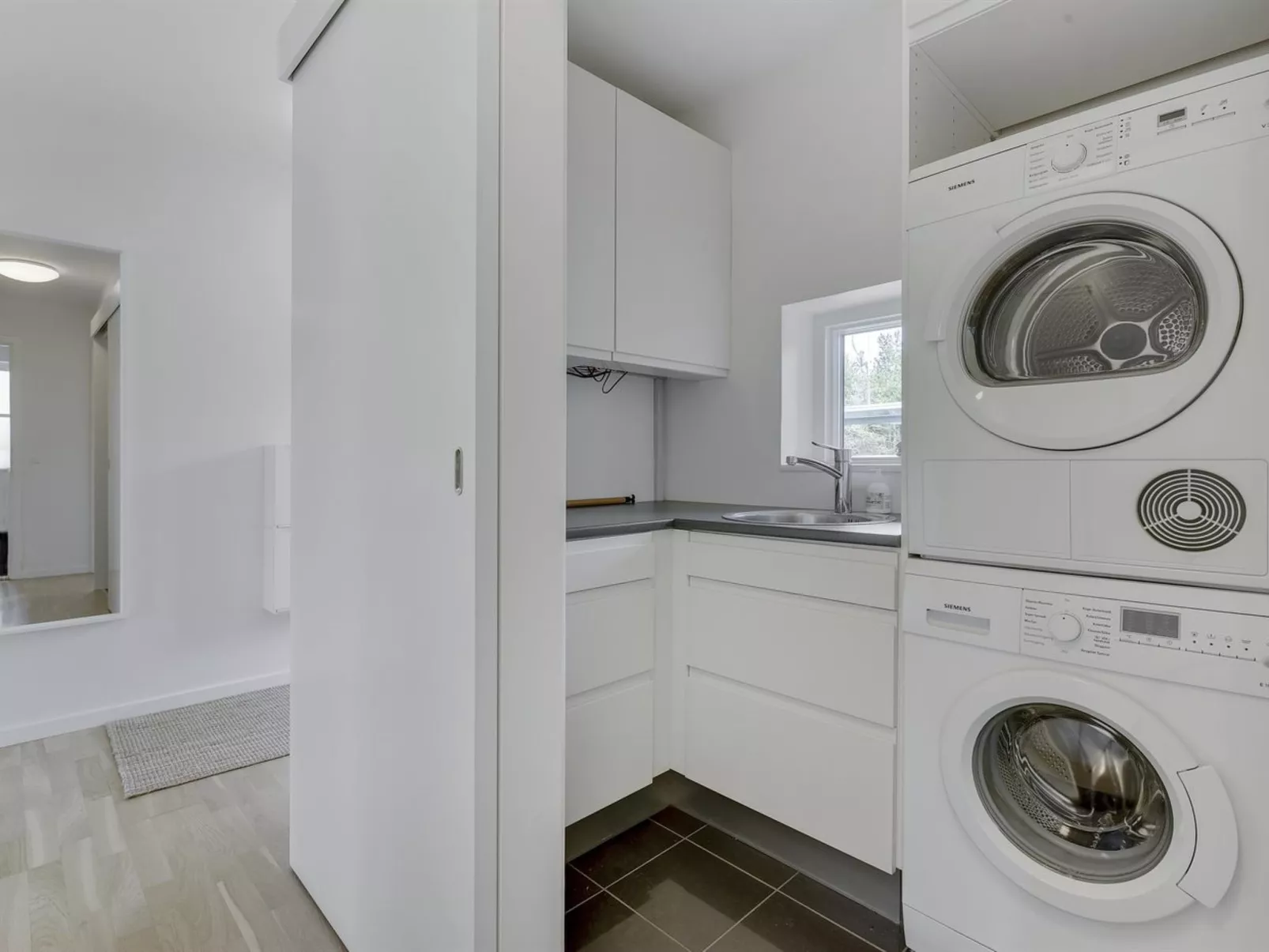 "Henke" - 500m from the sea-Binnen