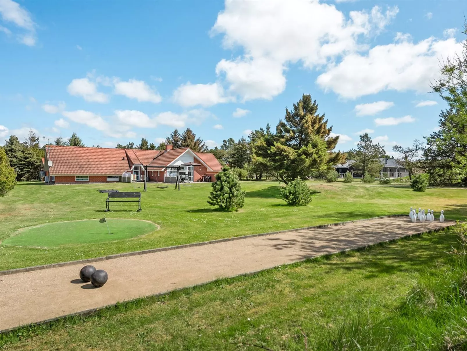 "Swening" - 2.1km from the sea-Buiten