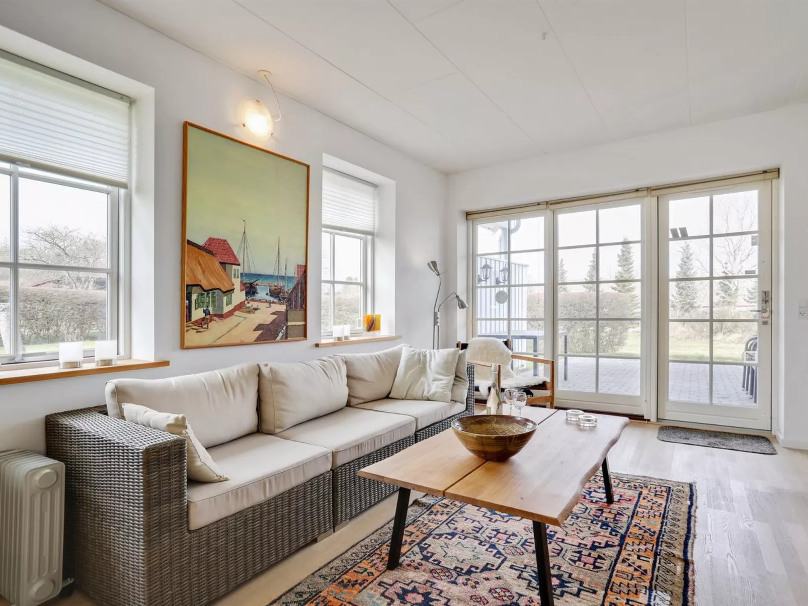 "Hunter" - 400m from the sea-Binnen