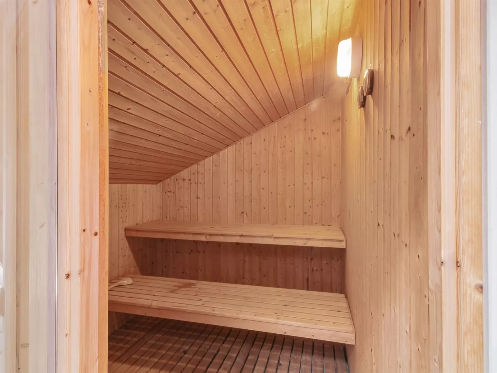 "Adelbrand" - 400m from the sea-Binnen