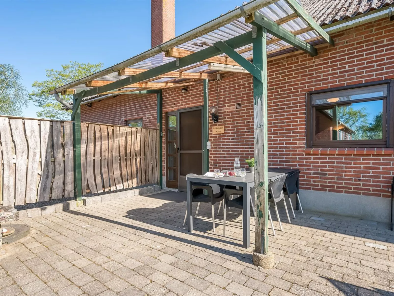 "Evina" - 17km to the fjord-Buiten