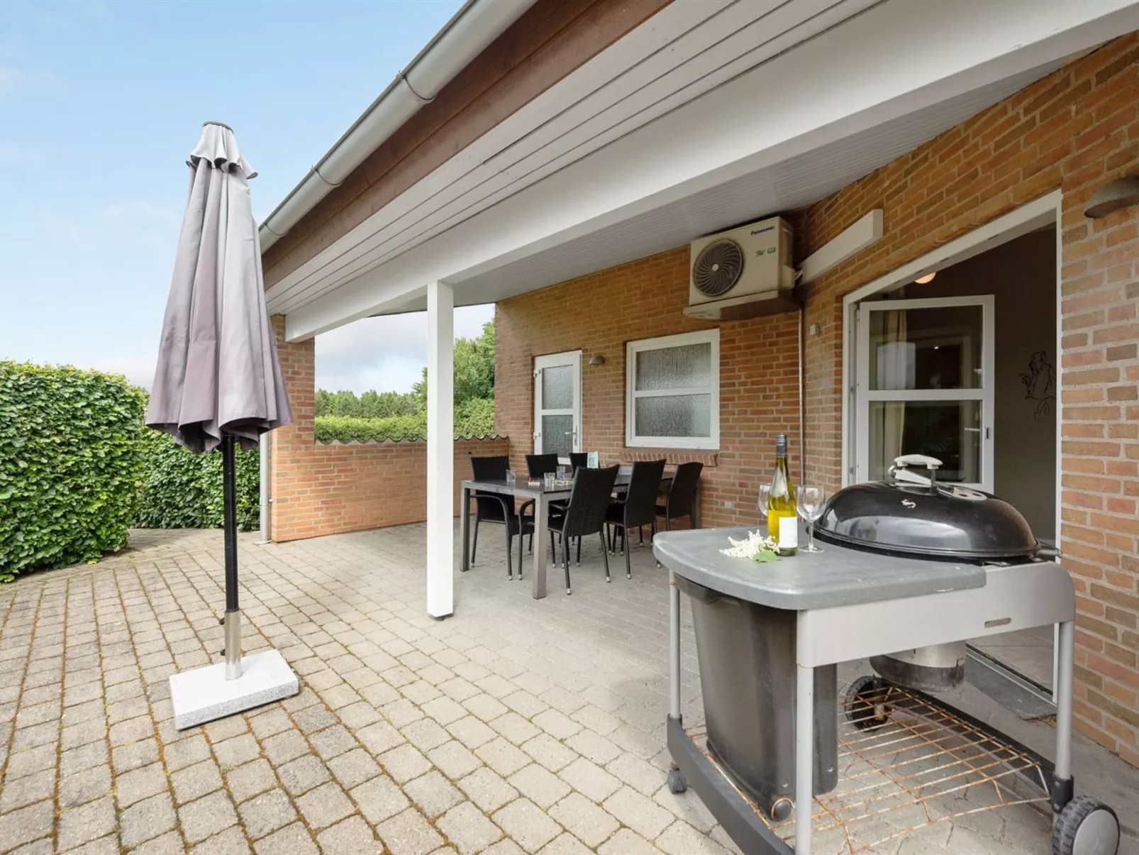 "Najdenka" - 25km from the sea-Buiten