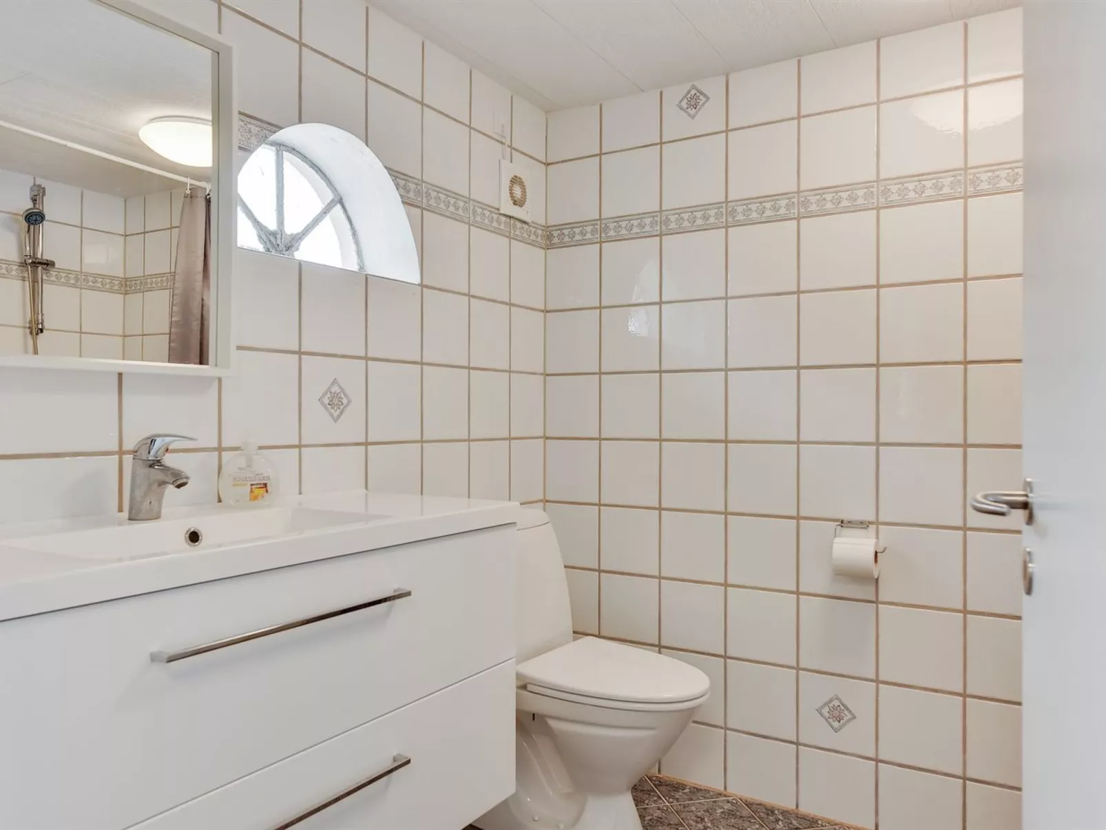 "Alitta" - 27km from the sea-Binnen