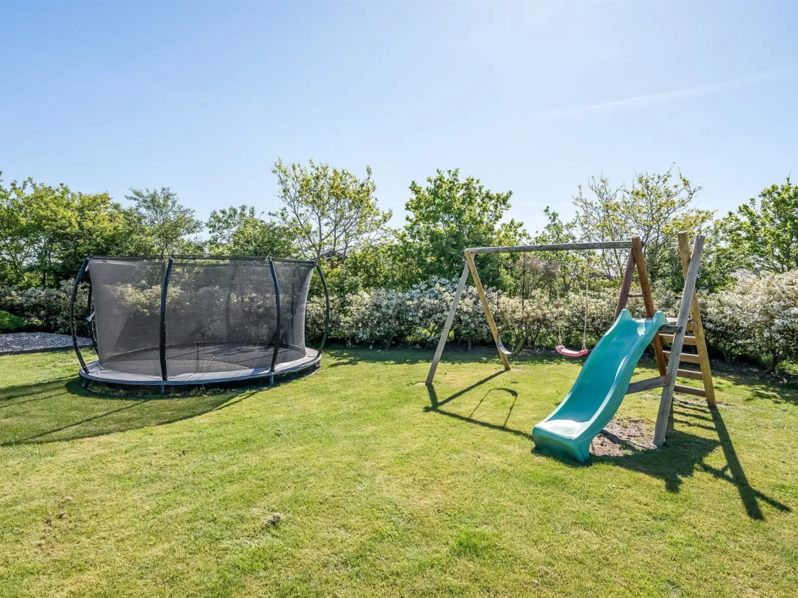 "Hedevig" - 800m to the fjord-Buiten