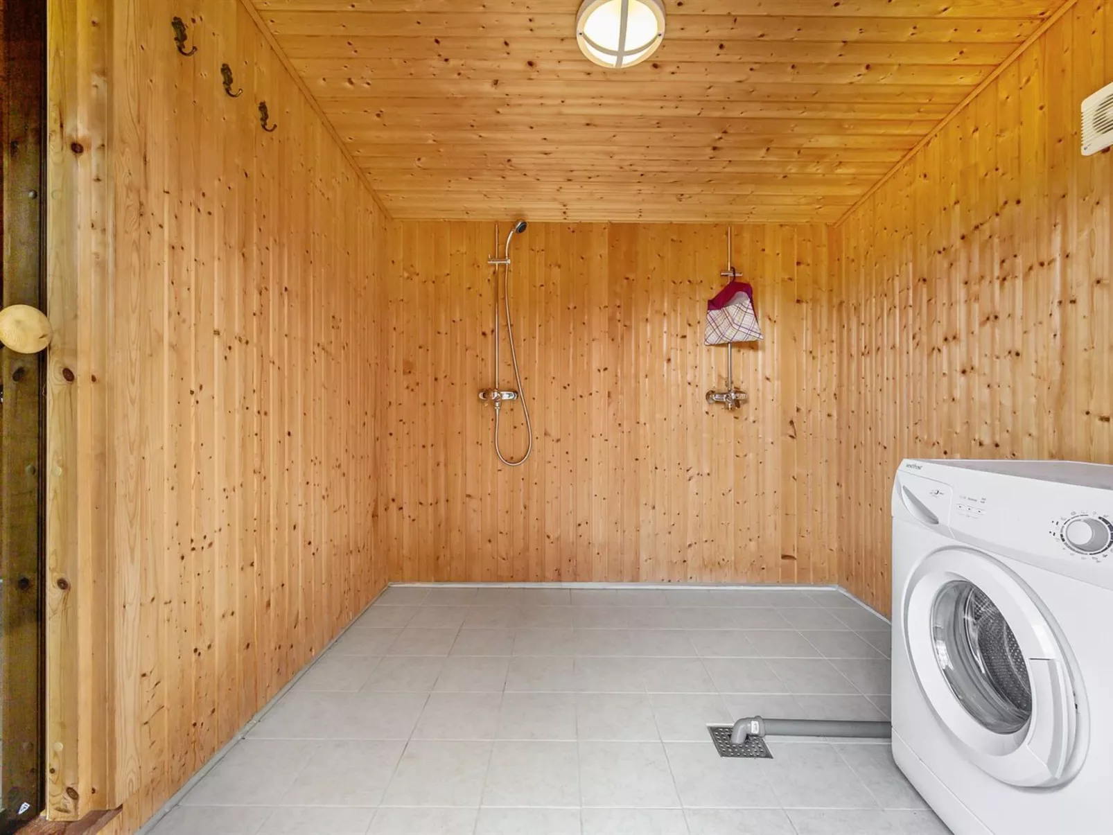 "Wisti" - 20km from the sea-Binnen